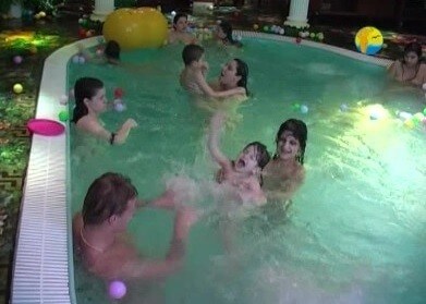 [NwDL] Naturist Freedom: Castle Fantasia