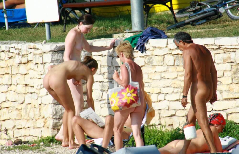 [NwDL] Nude Duet Girls Rail Climb Photo Set