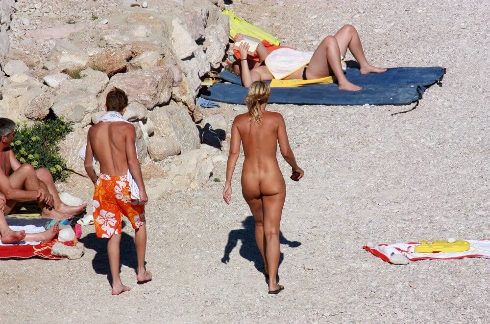 [NwDL] European Beach Entrance pics