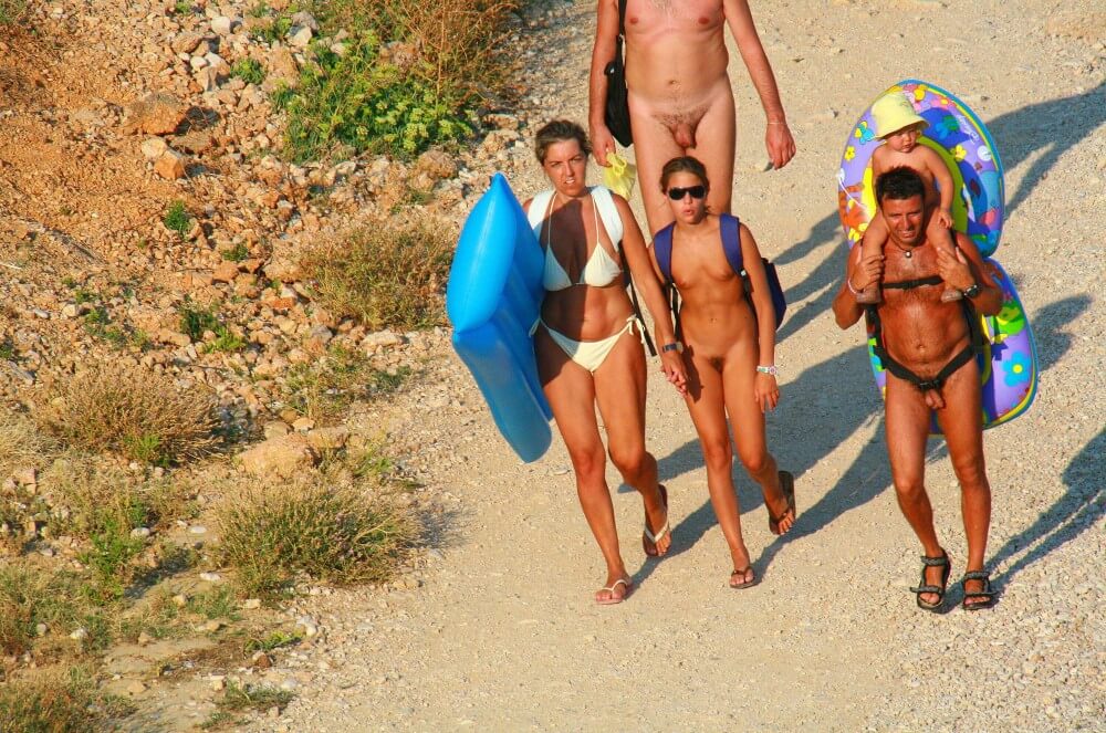 [NwDL] Ula FKK Beach Entry Hills pics