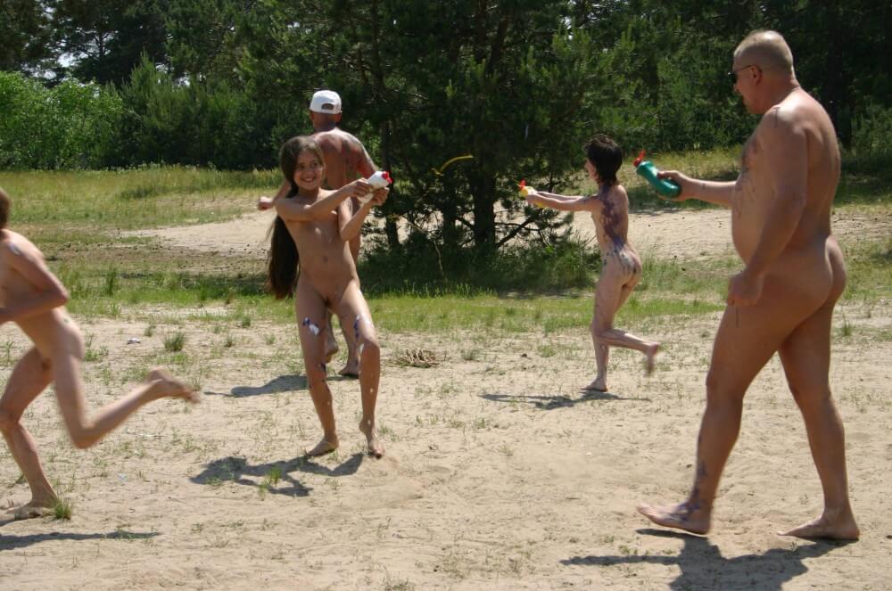 [NwDL] Kiev Group Painting Wild pics