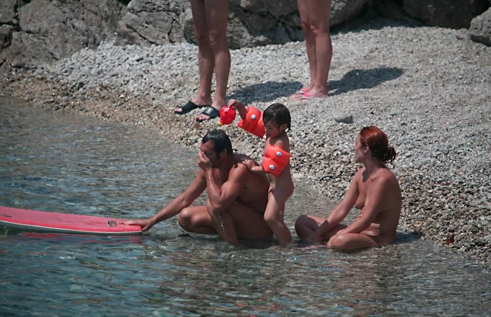 [NwDL] Beach Nudist Family Shore Camp pics