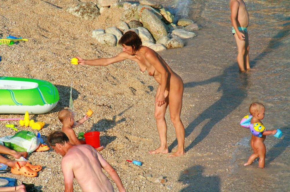 [NwDL] Ula Naturists Beach photo gallery