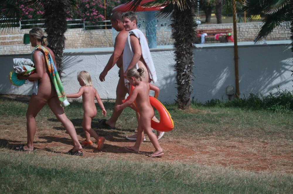 [NwDL] Naturist Family Movement pics