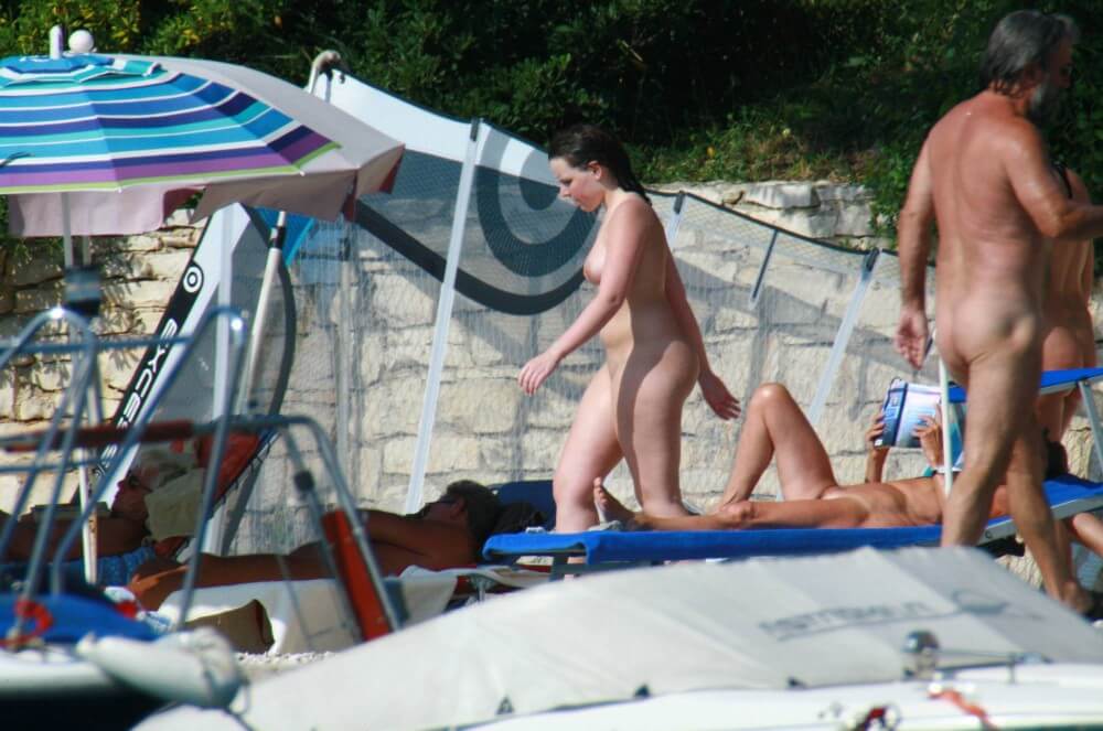 [NwDL] Girl Daytime Bath