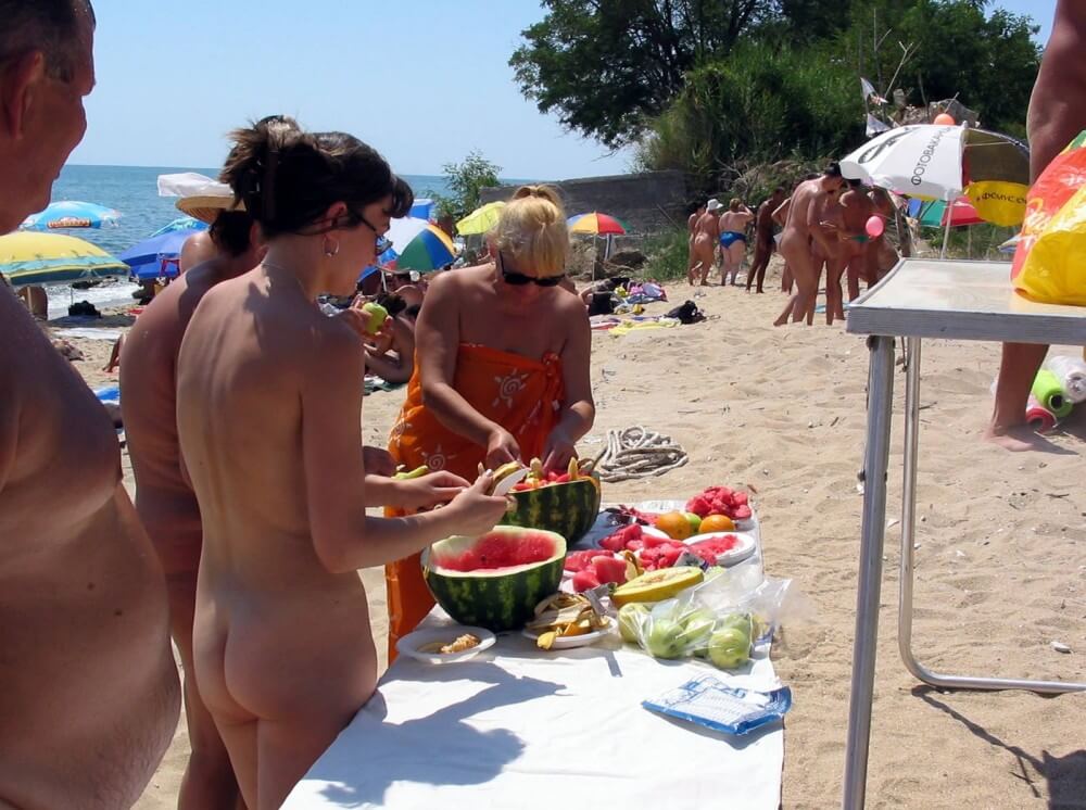 [NwDL] Bulgarian Nude Day Preps pics
