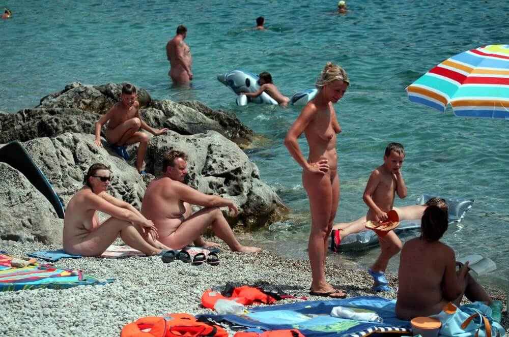 [NwDL] Rock Side Family Camping pics