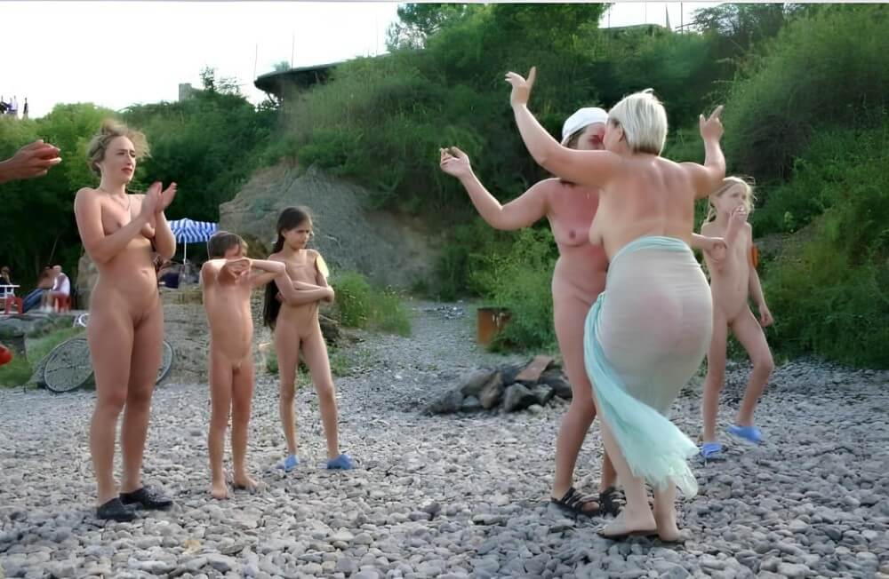 [NwDL] Dances on a beach pics