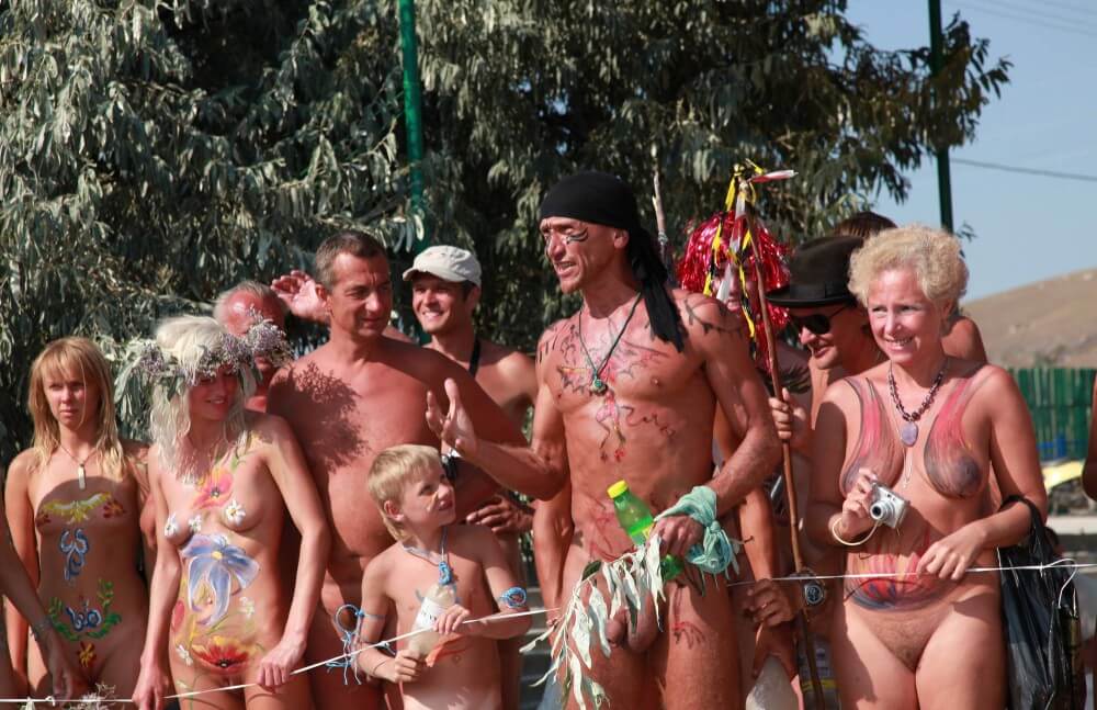 [NwDL] Naturist Day From Behind pics