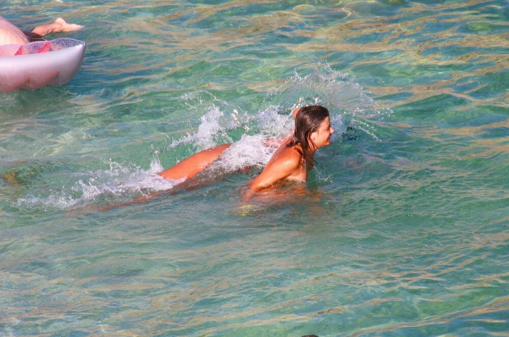 [NwDL] Ula FKK Teen Shore Run pics