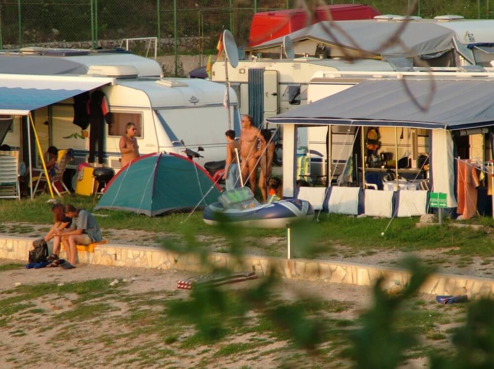 [NwDL] FKK Outdoor Shoreline pics