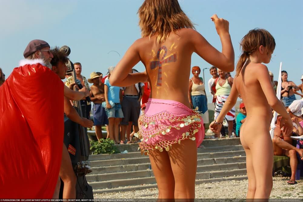 [NwDL] Colorful Carnival Dancing photos