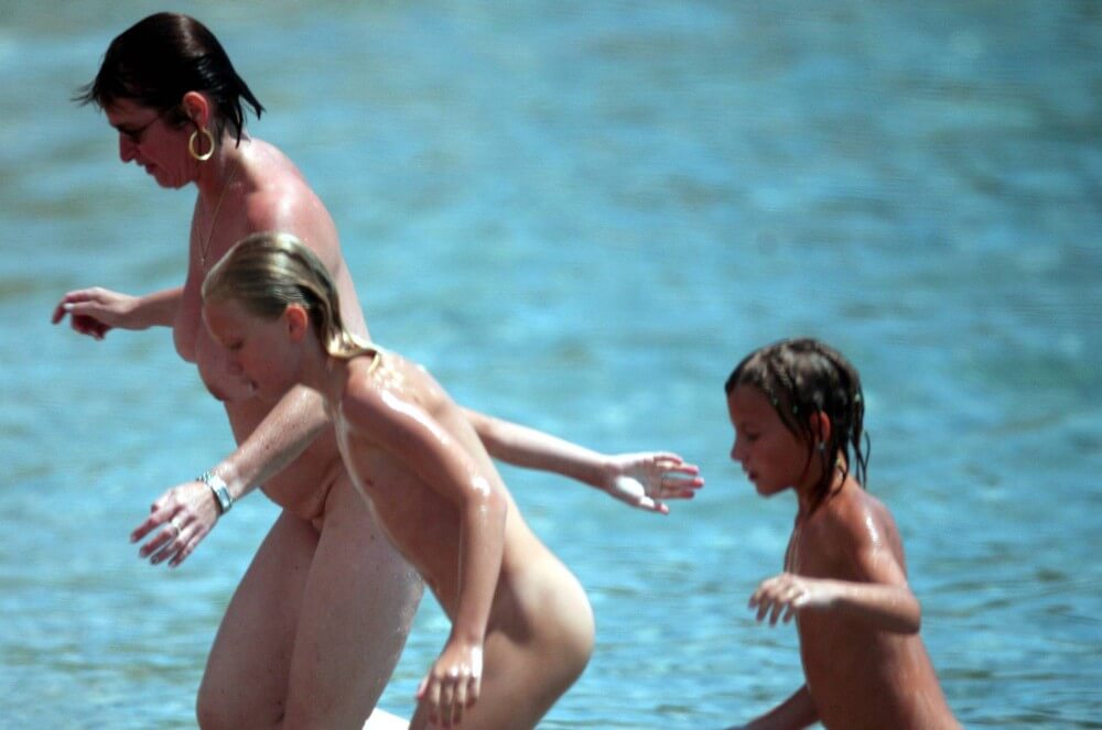 [NwDL] Running From the Waters pics